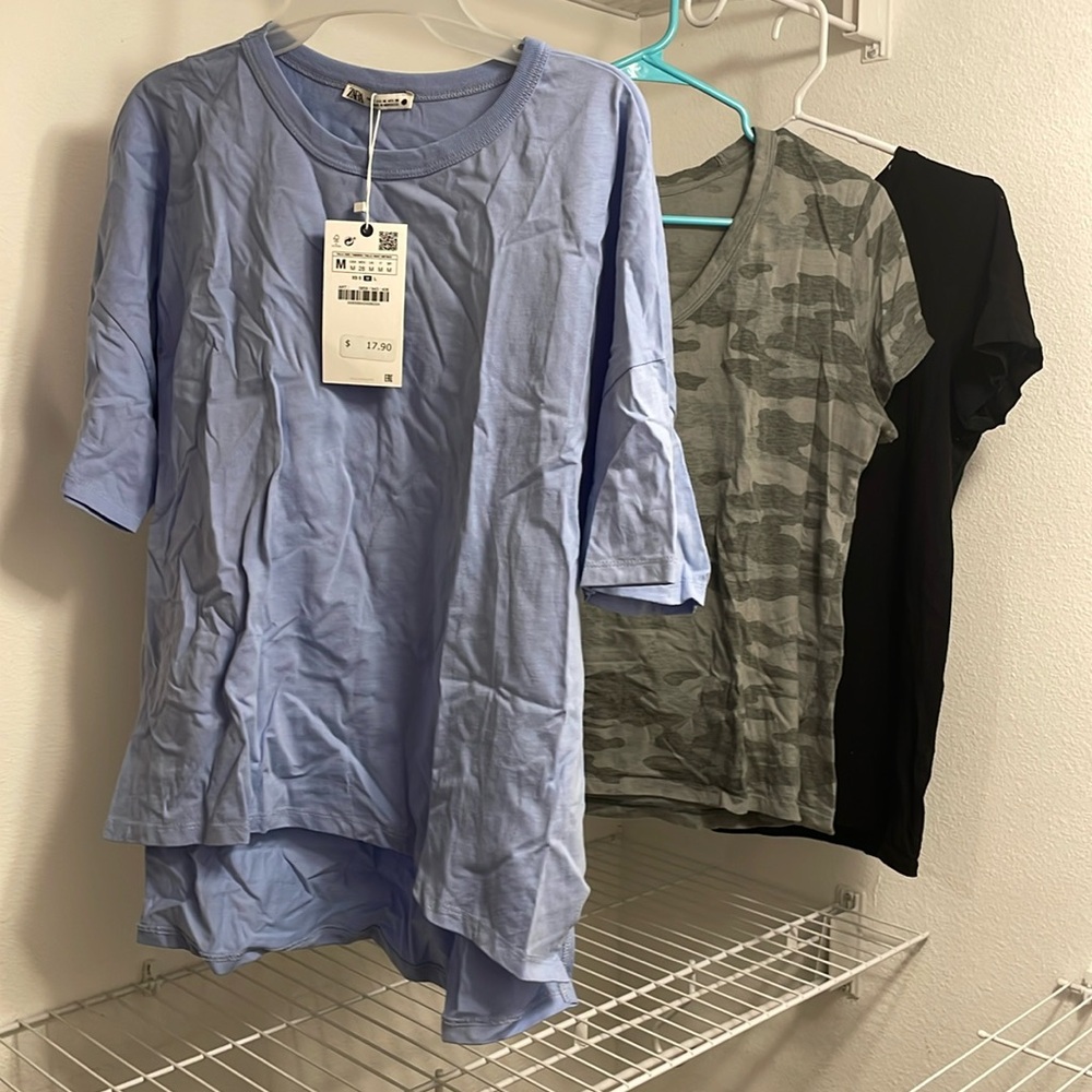 MOVING SALE ALL MUST GO: Graphic Tee bundle!